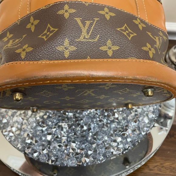 Louis Vuitton Marais bucket pm - Picture 13 of 16